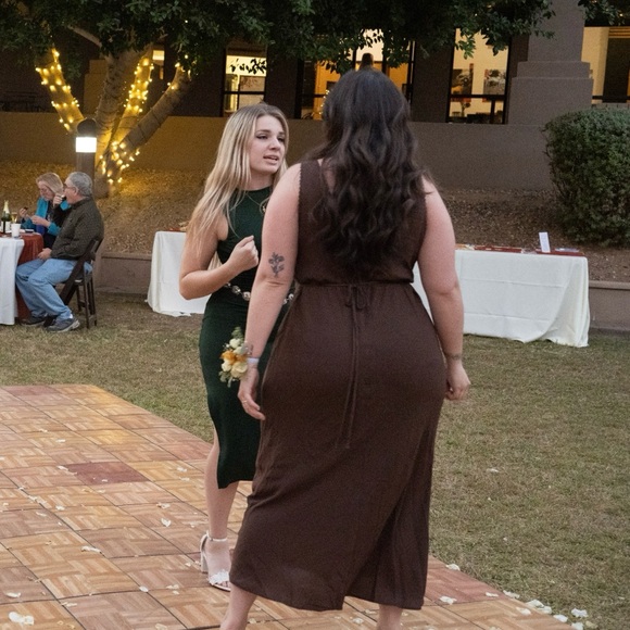 Brown Sleeveless Dress - Picture 2 of 4